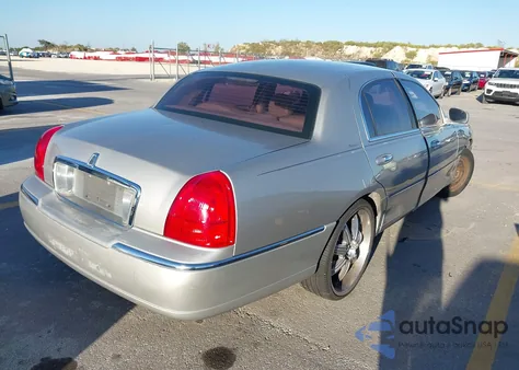 2006 Lincoln Town Car Signature z USA, uszkodzony, nr VIN 1LNHM81W06Y618904